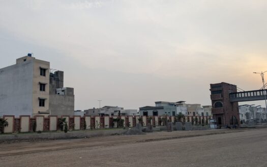 10 MARLA PLOT IN CANAL VIEW GUJRANWALA